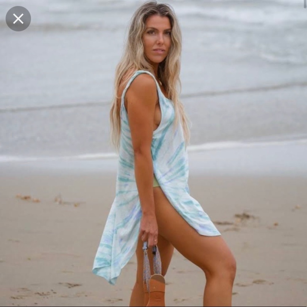 L Space split side cover up size medium